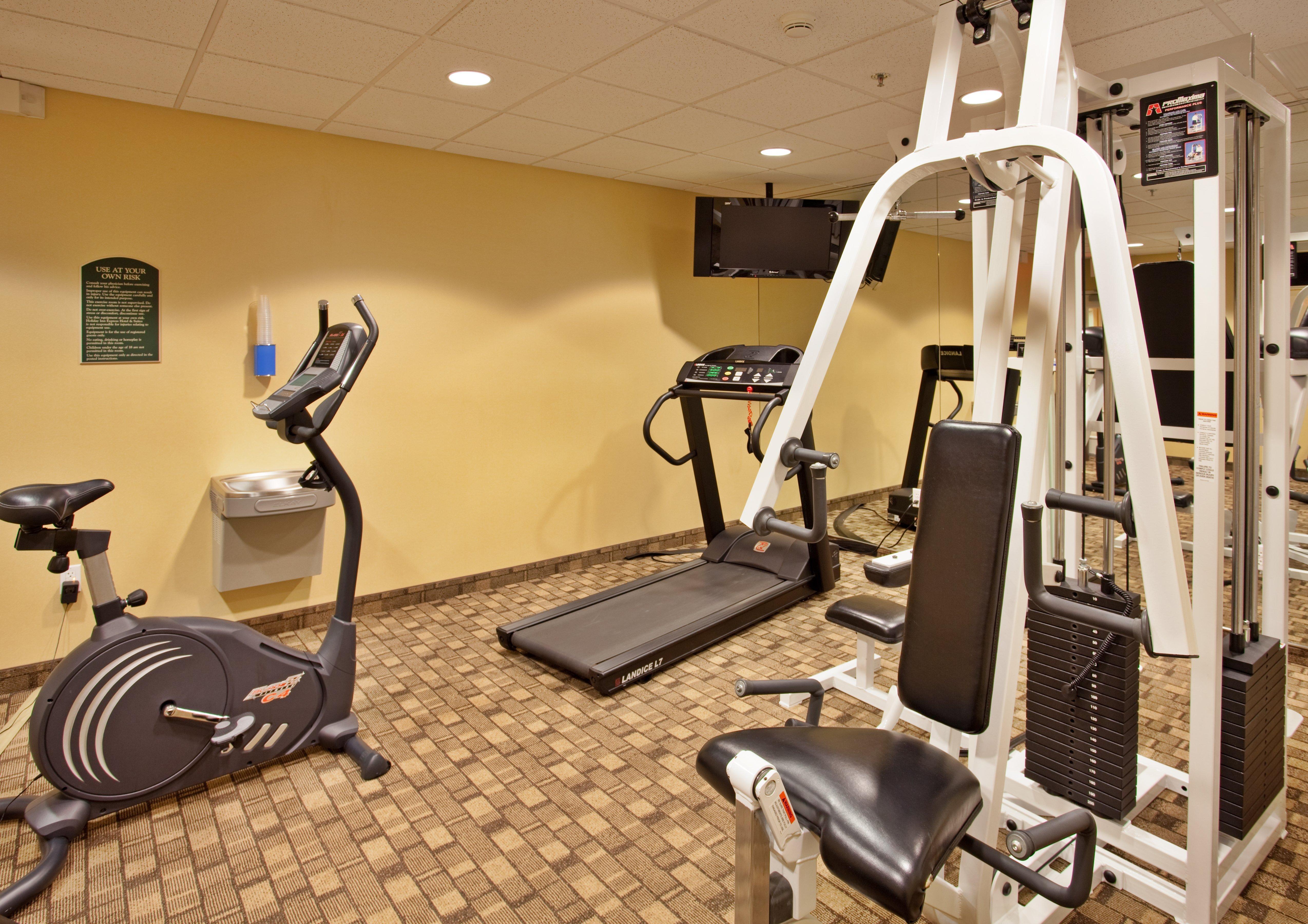 Holiday Inn Express Hotel & Suites Wichita Airport By Ihg Ngoại thất bức ảnh