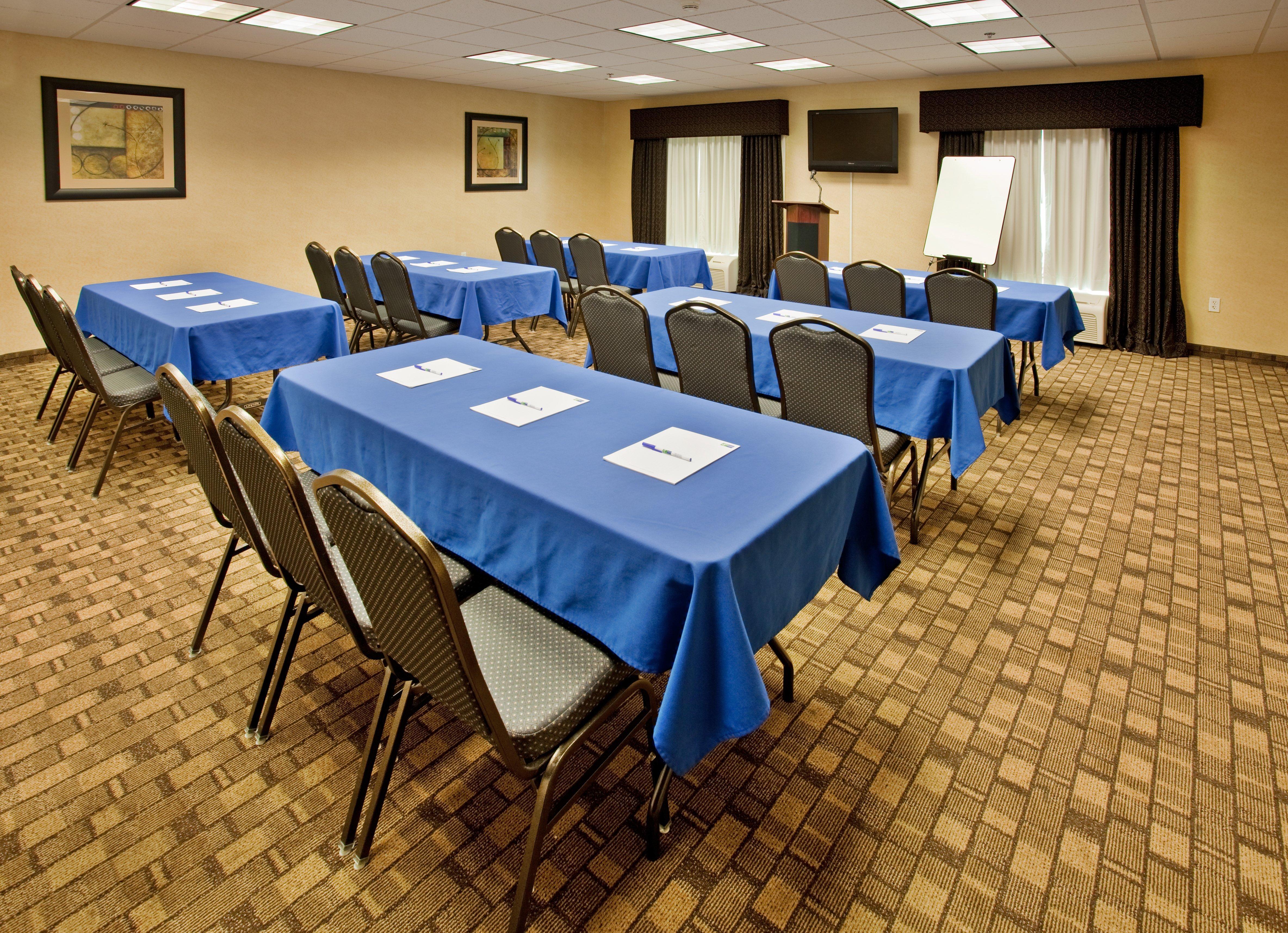 Holiday Inn Express Hotel & Suites Wichita Airport By Ihg Ngoại thất bức ảnh