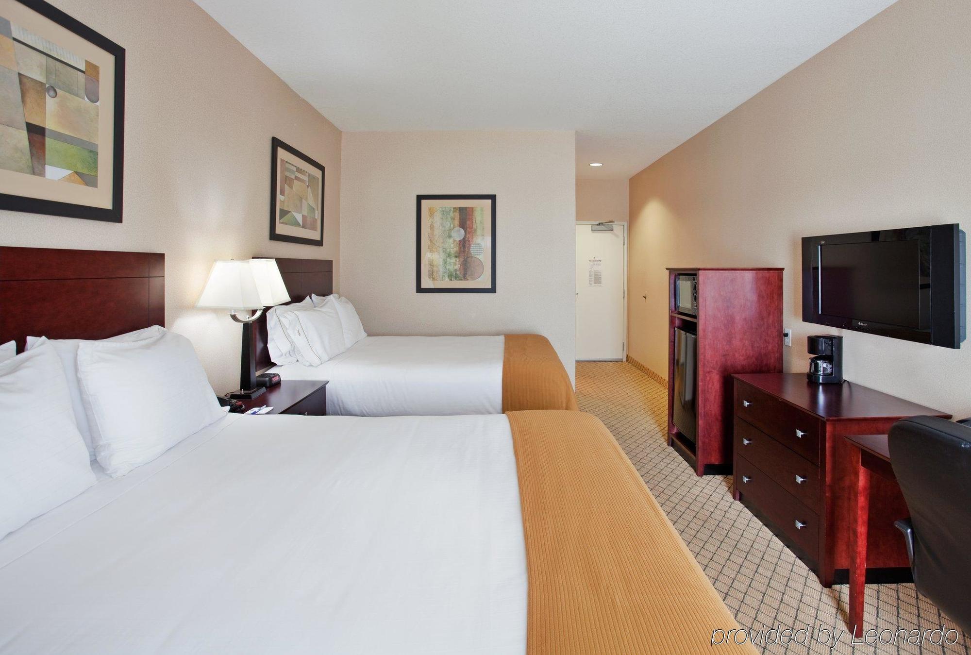 Holiday Inn Express Hotel & Suites Wichita Airport By Ihg Ngoại thất bức ảnh