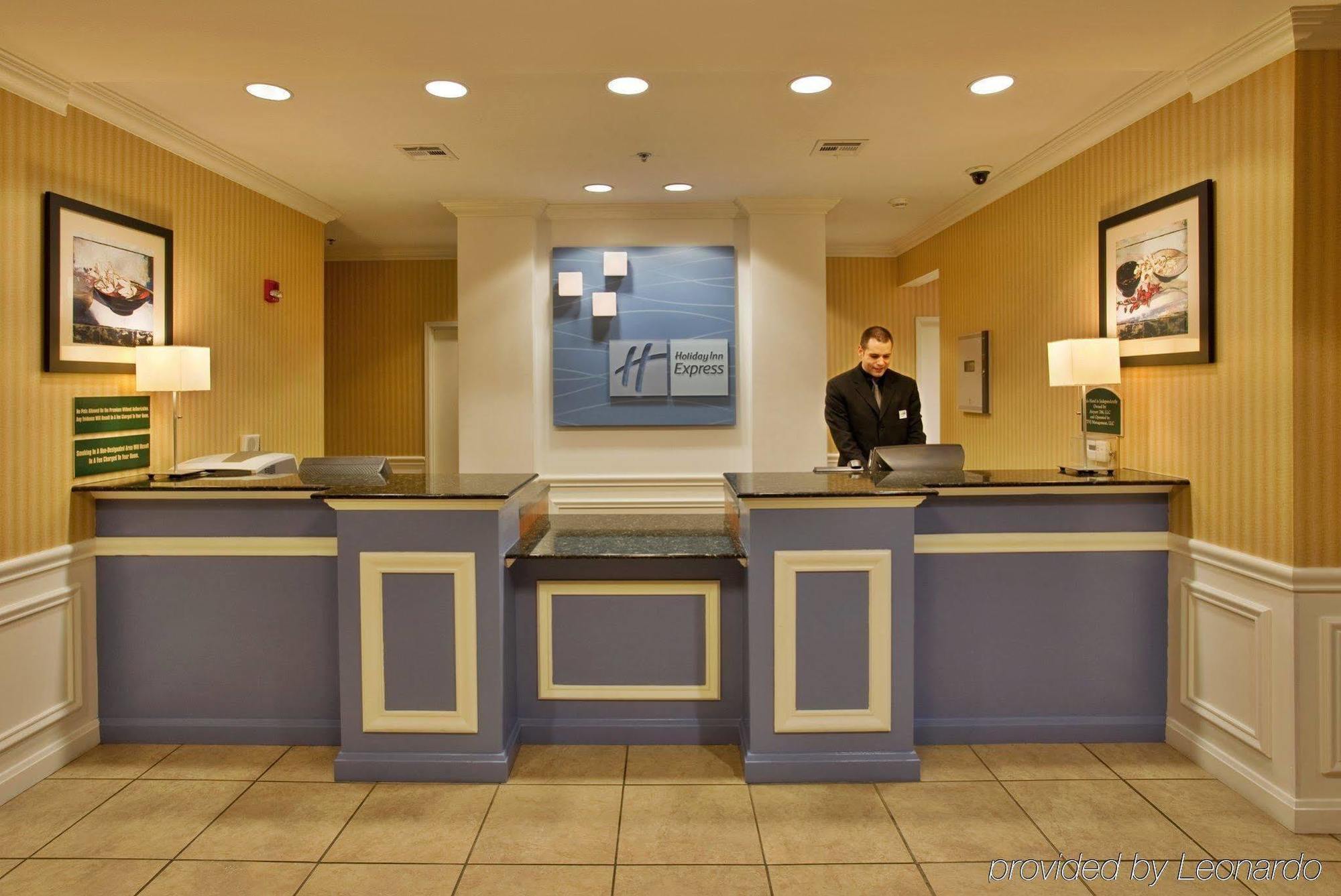 Holiday Inn Express Hotel & Suites Wichita Airport By Ihg Ngoại thất bức ảnh